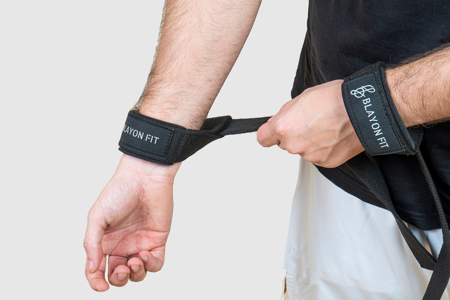 Our Weightlifting straps will provide you with a better and stronger grip for most pulling movements, such as deadlifts and dumbbell/bar rows. 